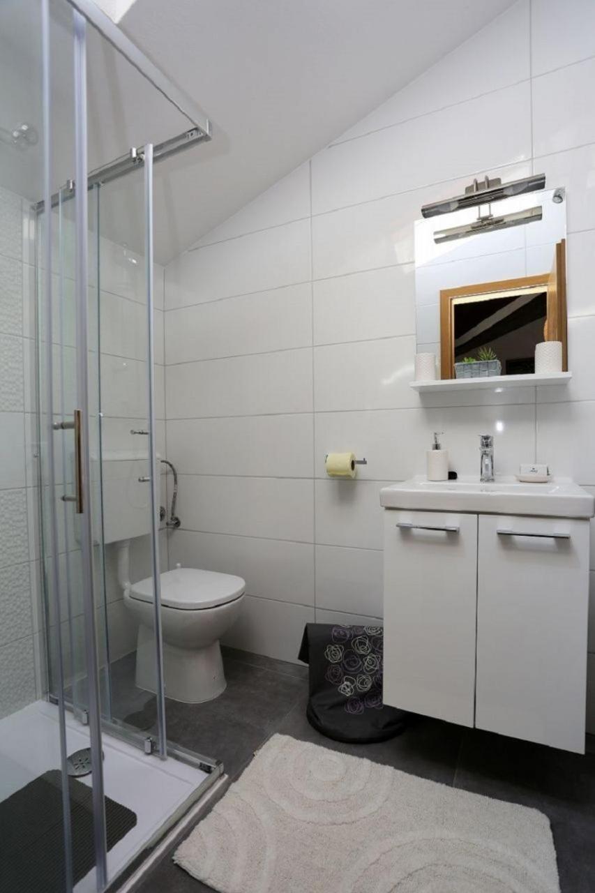 Apartment Aldica Supetar Extérieur photo